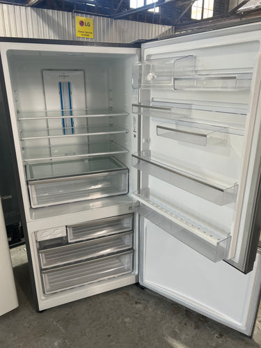 Second hand Westinghouse WBE5314SA 536L Stainless Steel Bottom Mount Fridge - Second Hand Appliances Geebung